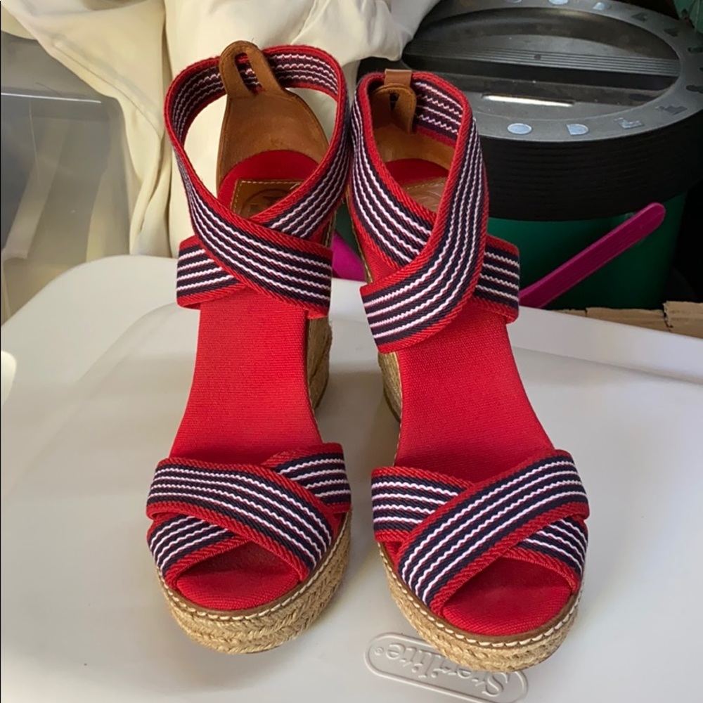Tory Burch Espadrille Wedges it comes with the original box.